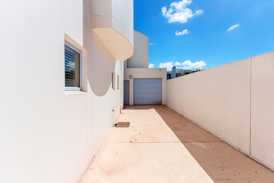 6 Bedroom Property for Sale in Paradise Beach Western Cape